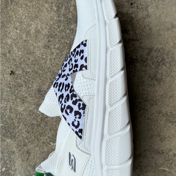 NWOT Bobs from Skechers memory foam cream sneakers with animal print accents - Picture 4 of 6